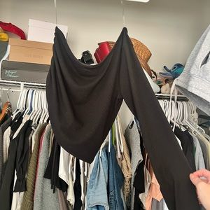 black one sided long sleeve crop top